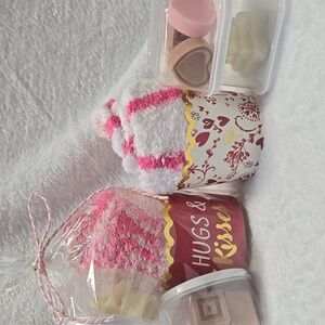NEW!Pink White Cupcake Socks With Hand Crafted Mini Soaps & Lotion Bar Mini